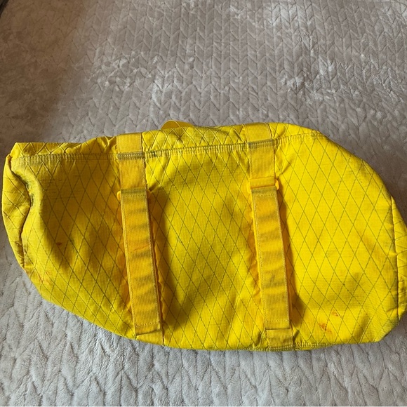 SUPREME DUFFLE BAG (FW18) YELLOW - Picture 4 of 10
